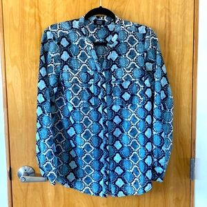 Jones New York Light Blue Snake Skin Patterned L/S Blouse, Small